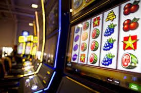 re777 slot platform တွင် casino game အမျိုးအစားများ ပြသနေသော မြင်ကွင်း